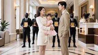 Een vrouw trouwt impulsief met de kleinzoon van een conciërge in een poging een vader te vinden voor haar schattige kind, maar ontdekt al snel dat de man in werkelijkheid een verborgen zakenman is. Bij het zien van haar jade hanger biedt de zakenman onmiddellijk honderd miljoen!#KortDrama #Comeback #Omkering #LiefHuisdier #President