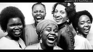 Sweet Honey In The Rock - Doin&#39; Things Together