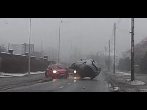 Kolizja - Grudziądz ul. Ludwika Waryńskiego - 07.01.2023 r. g. 9:06.