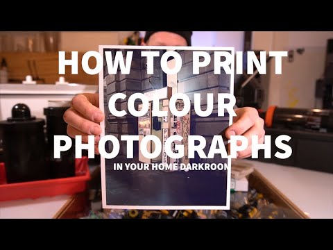 How to print colour photos in a darkroom