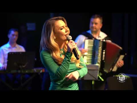 Dijana Hazirović  - U đul bašti