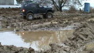 preview picture of video 'rc LR3 mudding'