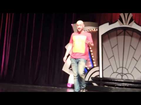 Paulo Gustavo Hiperativo Minha Amiga fez pagar mico no restaurante Pra Rolar de Rir