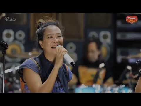 Dewa 19 - Selatan Jakarta Feat Oppie Andaresta ( Pandawa Lima) Live Studio