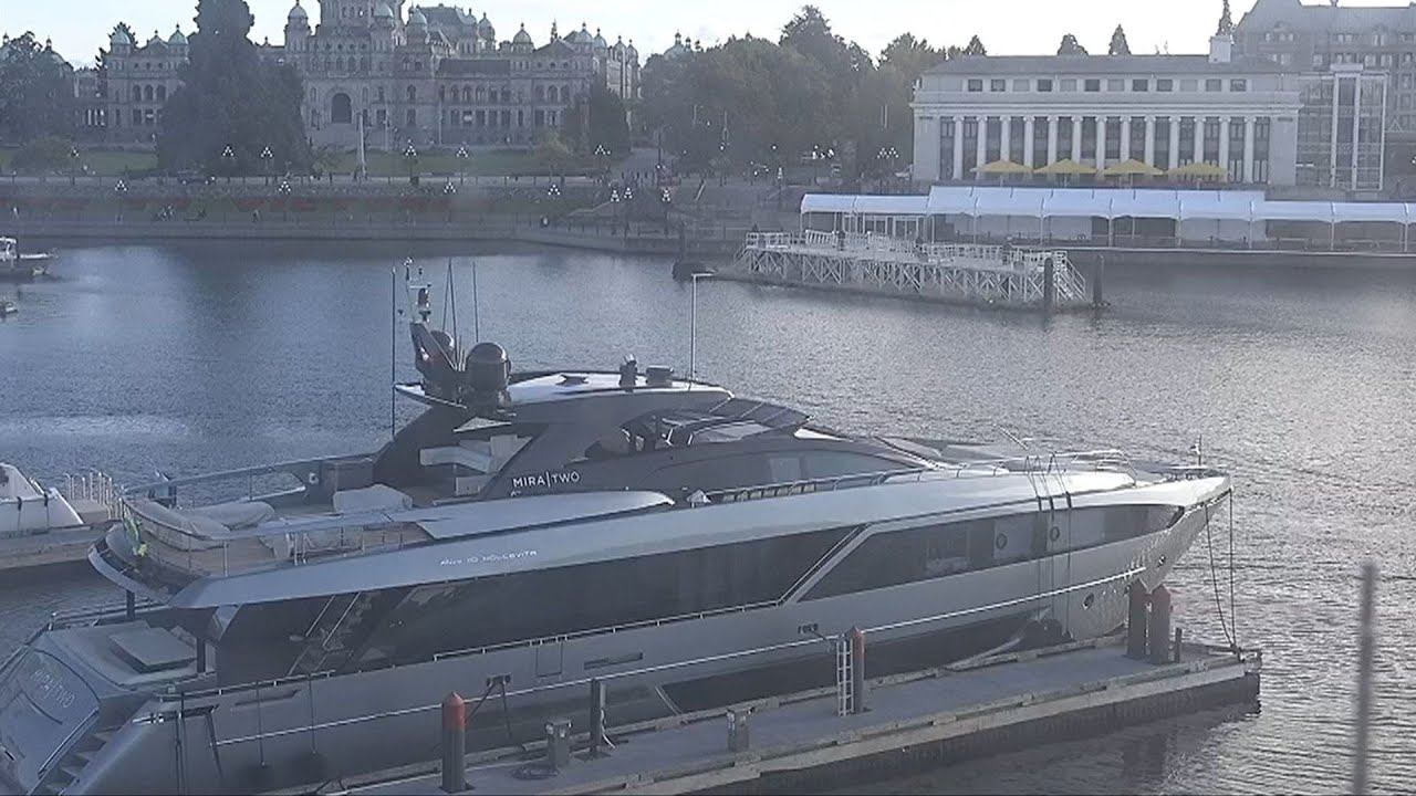 Live webcam view of Victoria Inner Harbour Waterfront