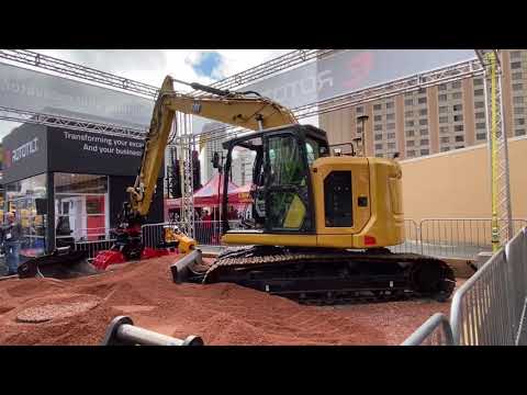 Rototilt stand at Conexpo featuring the new Cat 315 hydraulic excavator