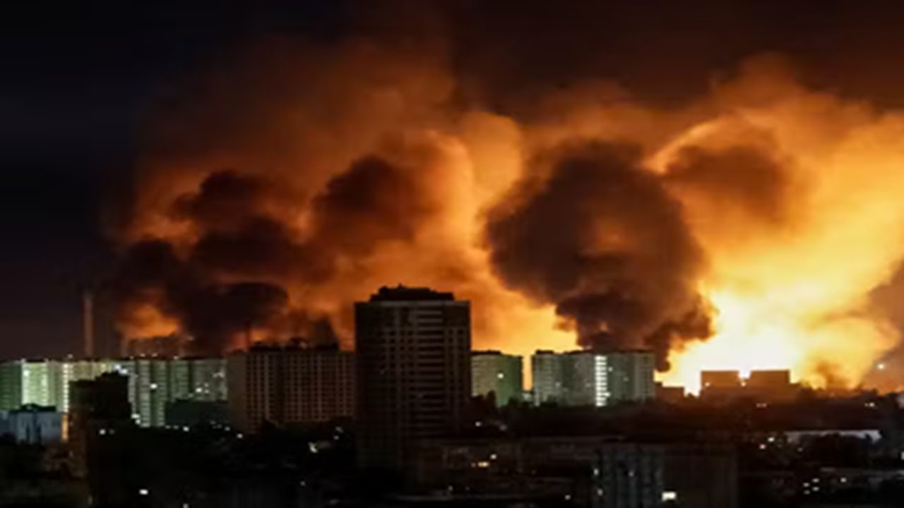 MASSIVE NIGHT STRIKES — UKRAINE HITS DEEP INTO RUSSIA AND CRIMEA, EXPLOSIONS EVERYWHERE! || 2025