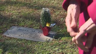 'They should be ashamed': Woman targeted by thieves while visiting mother's grave in Spring, Texas