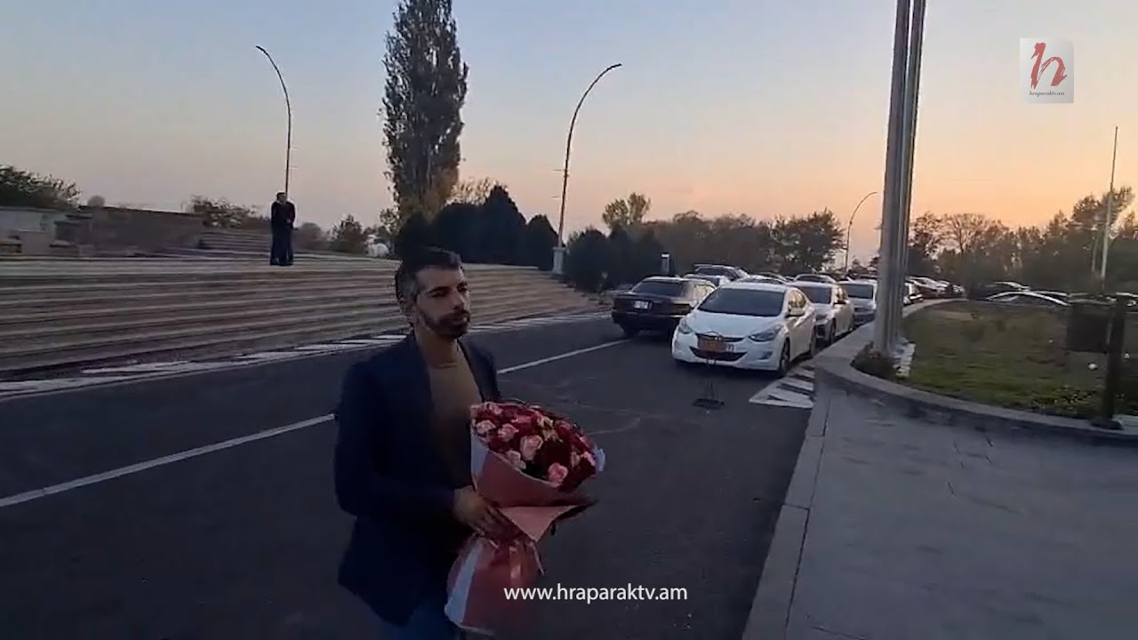 «Հաջողակ տղամարդը» ծաղկեփնջով եկել է ընթրելու Աննա Հակոբյանի հետ