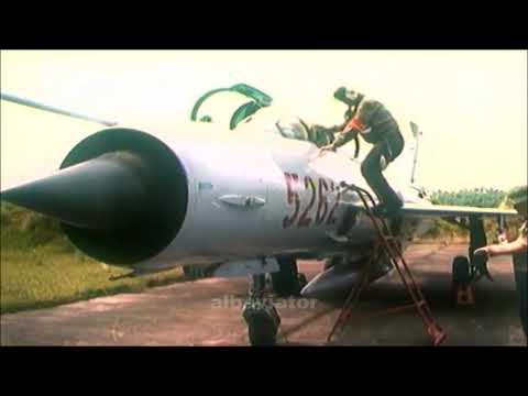 rare Vietnam War movie scenes VPAF`s MiG-21MF/Bis