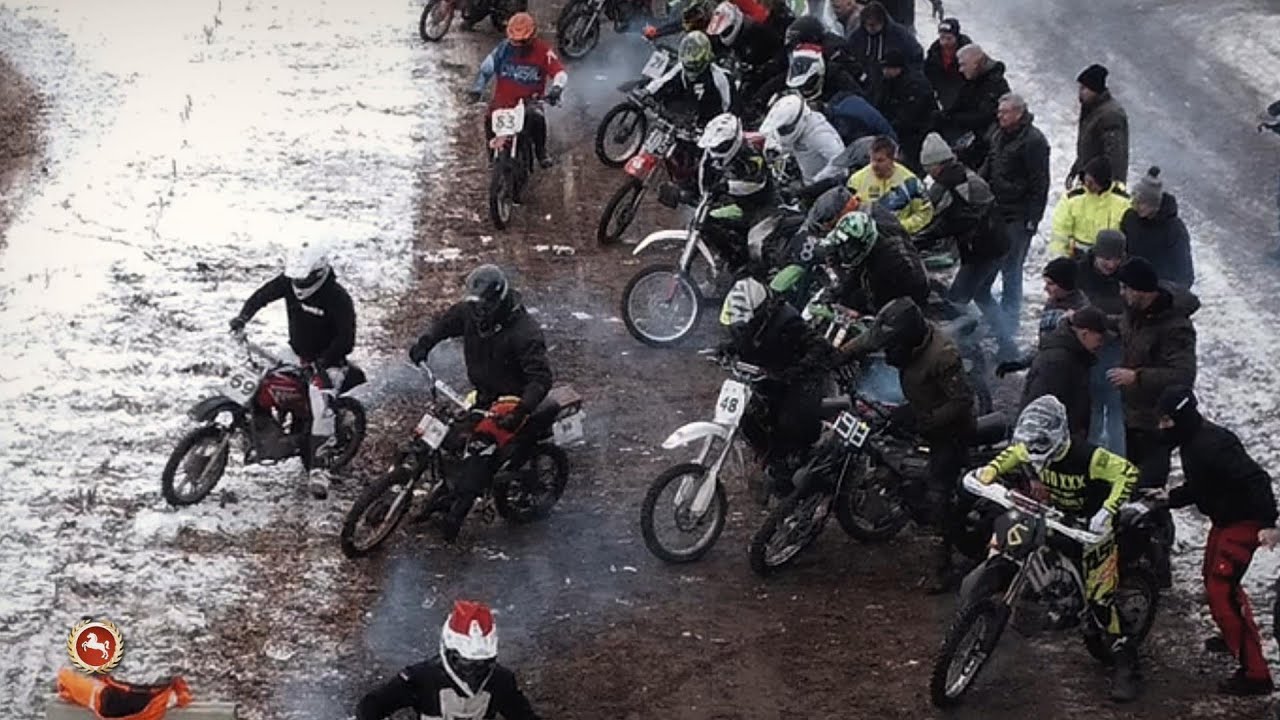 5. Mofa-Rennen um den goldenen Tannenbaum in Badenstedt
