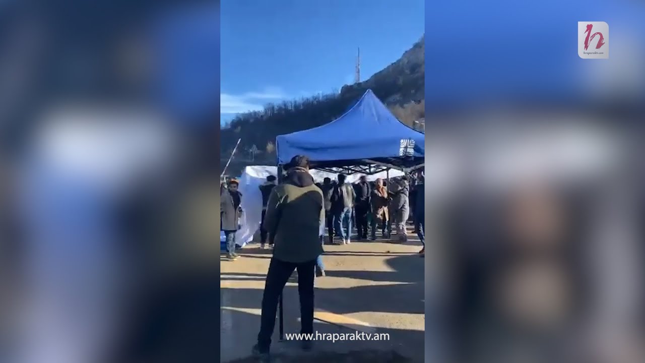 Ադրբեջանցիները վրան են տեղադրում Ստեփանակերտ-Շուշի ավտոճանապարհին