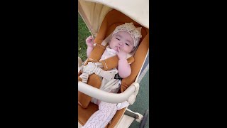 Download lagu What can the baby have on his mind?# Human cub# Milk baby# Cute by you# Cute by the baby's expressi mp3