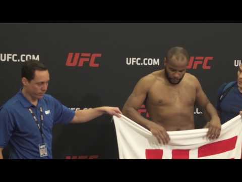Daniel Cormier on UFC 210 weigh-in: 'People love conspiracy'