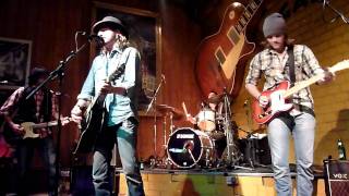 Micky and The Motorcars - Carolina Morning