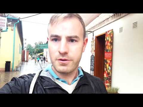 Explorando Zsolnay Kulturális Negyed em Pécs, Hungria.