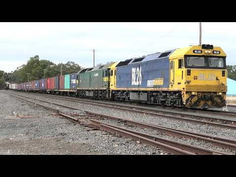 BL26-G520 on 7901V passing thru Dunolly.  04-02-21.