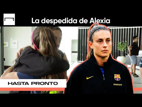 Alexia Putellas se despide de sus compañeras en la concentración de la selección femenil de España.