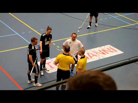 Salibandyn rankkari AFC Campus/ Janne Lenkkeri vs. SB Naantali/ Klaus Kanervala