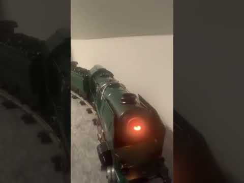 Rundfahrt auf meiner Tinplate- Anlage Spur0 (Merkur Mikado mit Pullman -Wagen)