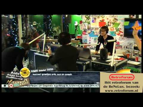 SR2010: Dj's springen op het anthem van 2010: Martin Solveig - Hello - 3FM Serious Request 2010