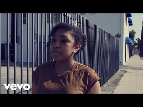 Malynda Hale - Stand