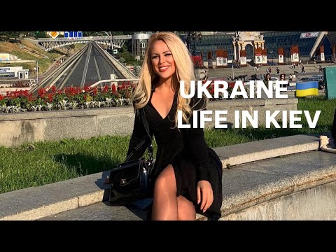 Ukraine 🇺🇦Life in Kiev. August 6, 2025. The Streets of Kiev, Ukraine. Streets Scenes.