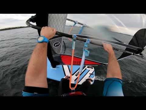 4K Windfoil Slalom - Foils vs Fins