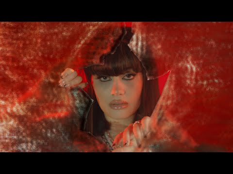 Denisa Avram - Poezie (Official Video)