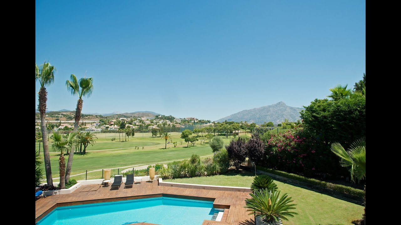 Luxe en première ligne du terrain de golf de Los Naranjos - Villa de 5 chambres à vendre