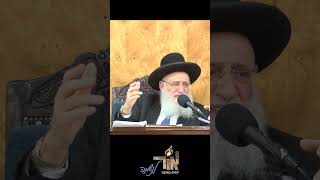 מרגש!!! - הגאון הרב ראובן אלבז שר "מעוז צור" ביחד עם התלמידים בשיעור (מוסדות אור החיים) - התמונה מוצגת ישירות מתוך אתר האינטרנט יוטיוב. זכויות היוצרים בתמונה שייכות ליוצרה. קישור קרדיט למקור התוכן נמצא בתוך דף הסרטון