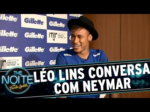 The Noite (14/10/15) - Léo Lins conversa com Neymar
