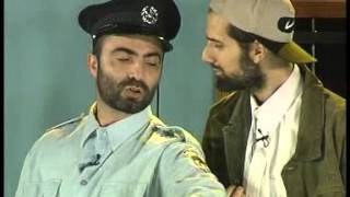 שלישיית הופל'ה - חפים מפשע (חרדי, חילוני ופלסטיני נקלעים לאותו תא כלא) - התמונה מוצגת ישירות מתוך אתר האינטרנט יוטיוב. זכויות היוצרים בתמונה שייכות ליוצרה. קישור קרדיט למקור התוכן נמצא בתוך דף הסרטון