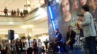 Rio dewanto &amp; Chicco Jerikho - Sahabat sejati ( Galapremiere filkop at Jogja )