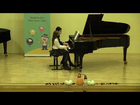 Koncert iz šole: Ema Vedenik, klavir, 1.r; I.Pucihar: Valovi