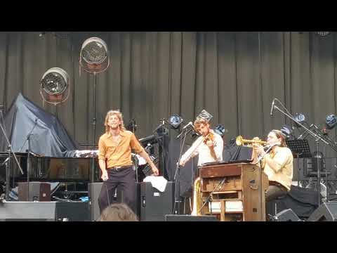 Voodoo Jürgens auf Burg Clam '22 - Gitti