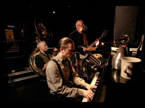 Kohtauksia eräästä kauppakeskuksesta - The Hämpton Dixieband