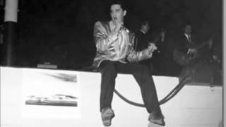 Elvis Presley chante A Fool Such as I (Pearl Harbor 25 mars 1961)