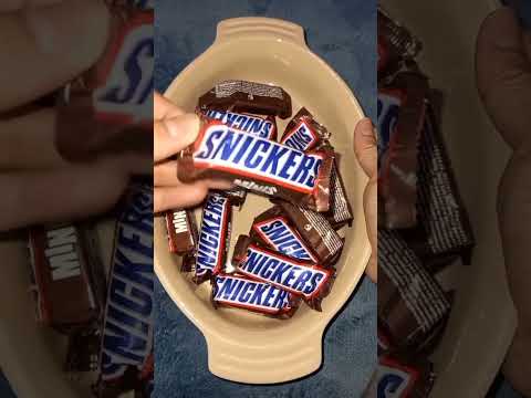 ASMR | SNICKERS CHOCOLATE MINIS 🍫🍬 #shorts #asmr #satisfying #chocolate #viral