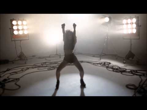 Les jumo feat. Maradja - elle me donne chaud ( off