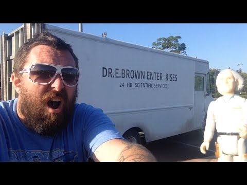 TDW 1180 - Doc Brown Van at Back To The Future Mall !!