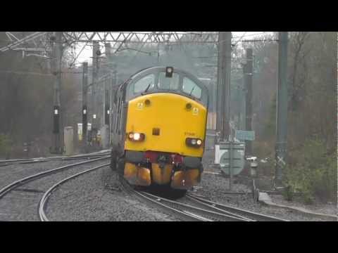 37606/37610 6K73 passes 92037 4S43 at Lancaster 17th March 2012