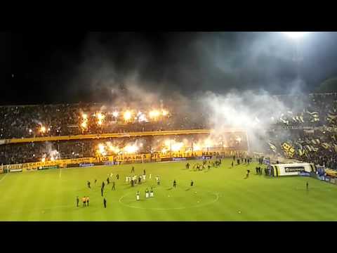 "Recibimiento Central vs Atletico Tucuman 7-4-17" Barra: Los Guerreros • Club: Rosario Central