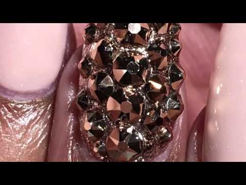 Nailtorial: Full "Bling" Nails and Sealing in Crystals