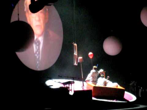 MIKA - Intro Imaginarium Tour