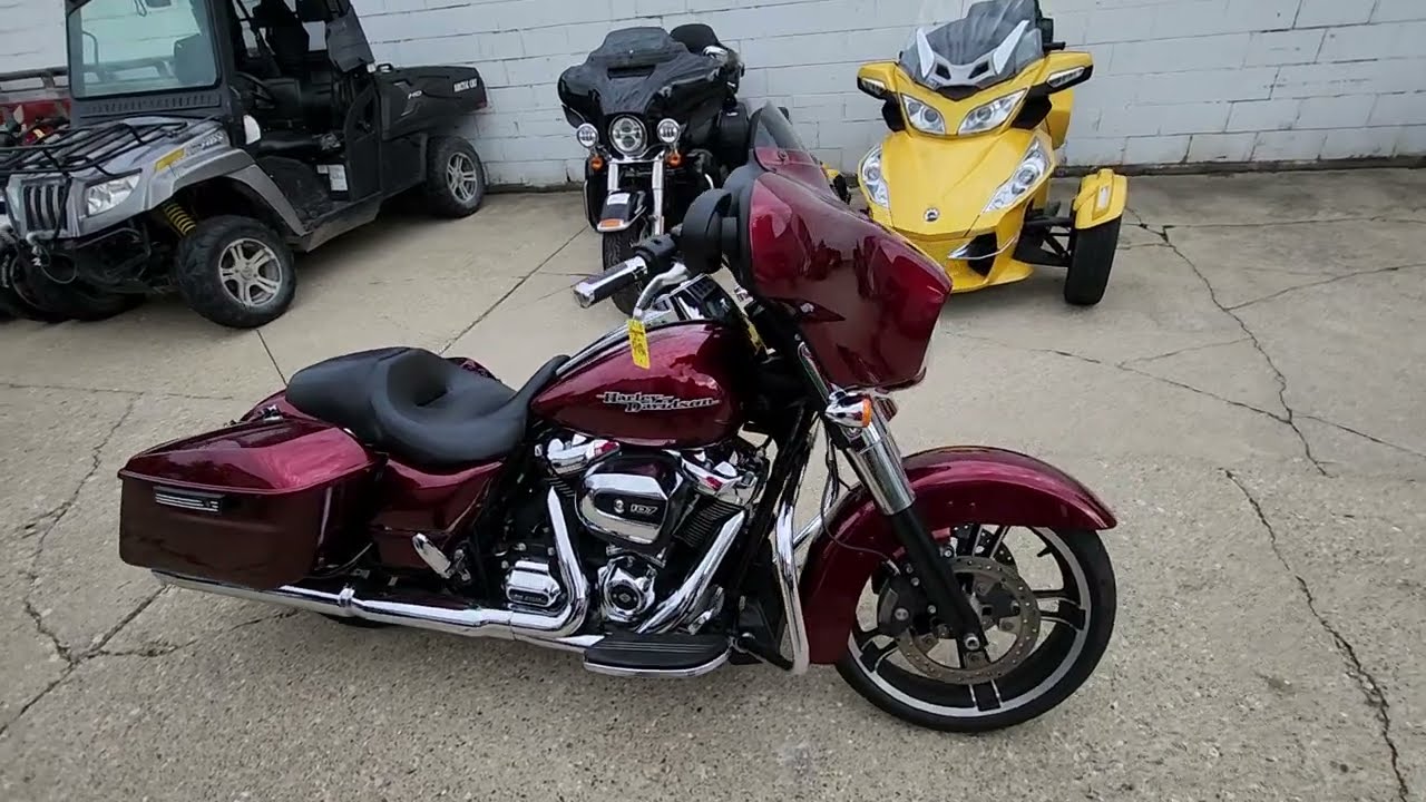 2017 Harley-Davidson® Street Glide Motorcycle