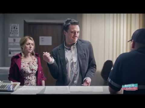 Andrija i Andjelka- Andrija glumi pedera u policijskoj stanici