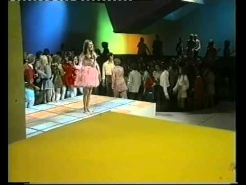CLODAGH RODGERS - GOODNIGHT MIDNIGHT TOTP 1969