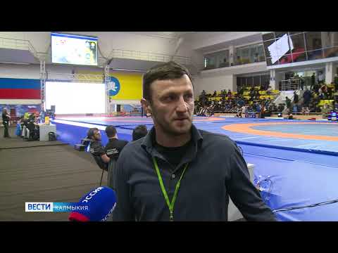 Сегодня в Ойрат-арене стартовали соревнования Первенства России по вольной борьбе