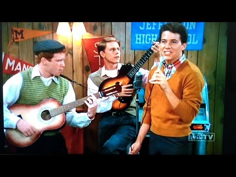 Happy Days Intro (November 16, 1976)